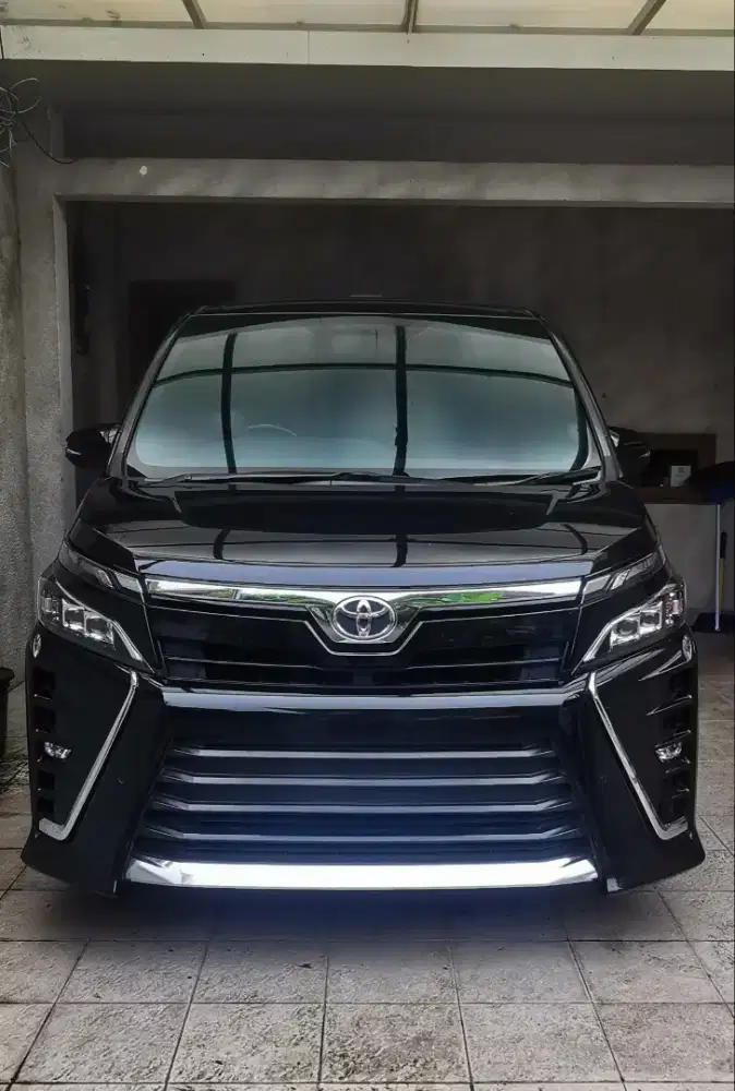 Toyota Voxy 2020 AT