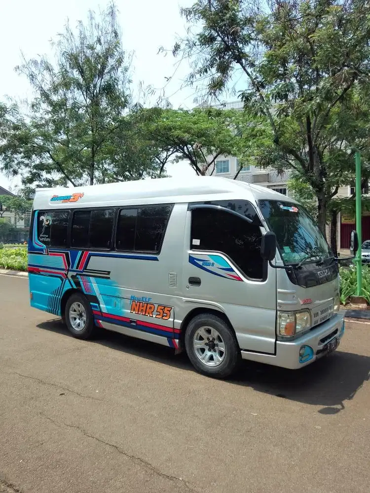 dijual cepat Isuzu Elf shot ac dakting siap kerja 2015