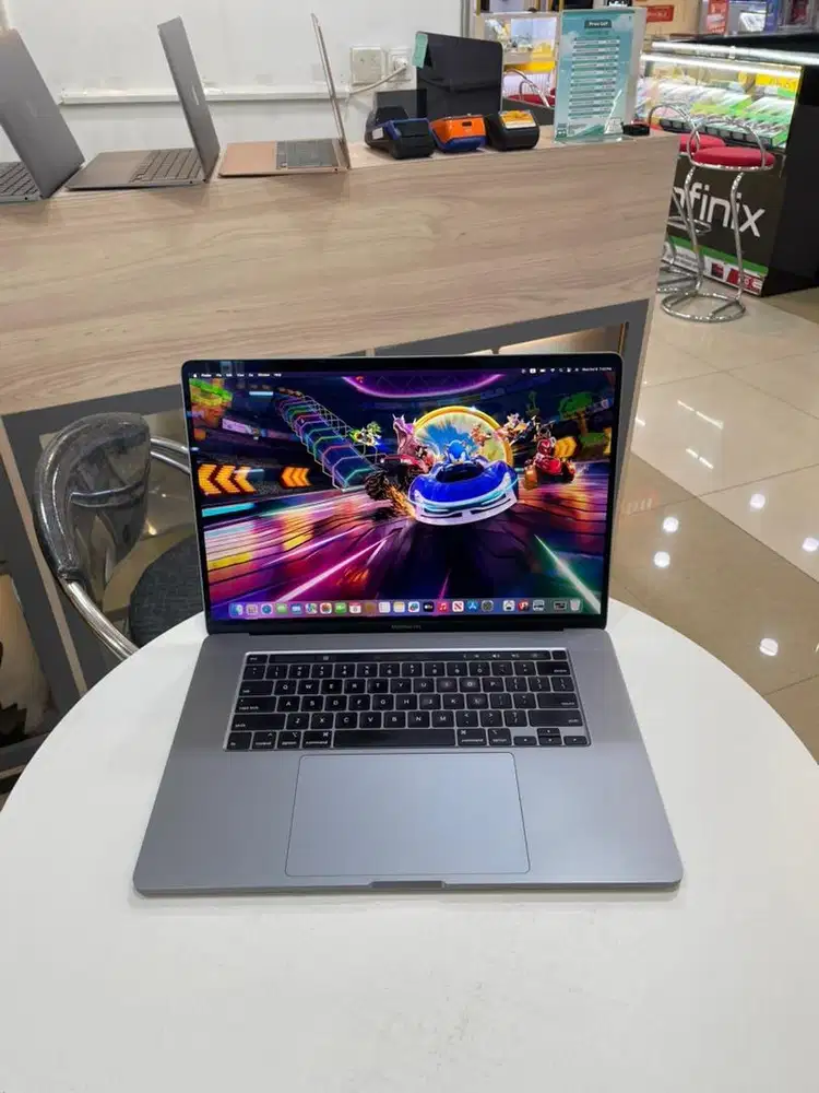 MacBook Pro i9 2019 32/512GB