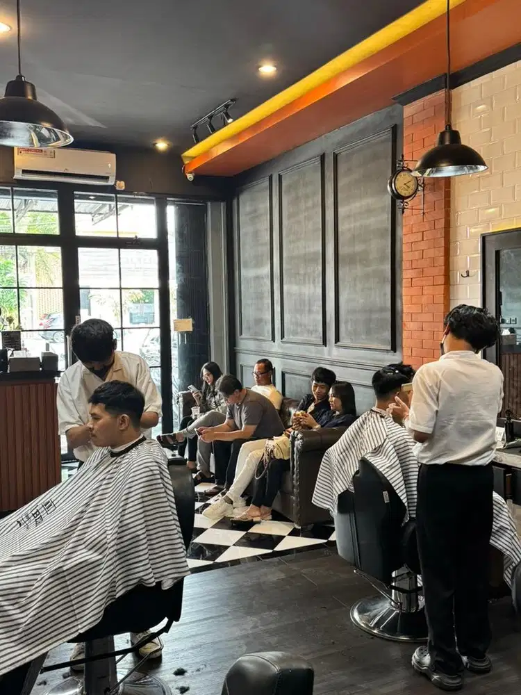Dicari 2 barberman, lokasi Dieng dan Borobudur, Kota Malang