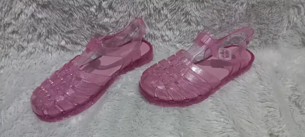 Sepatu Melissa Possession