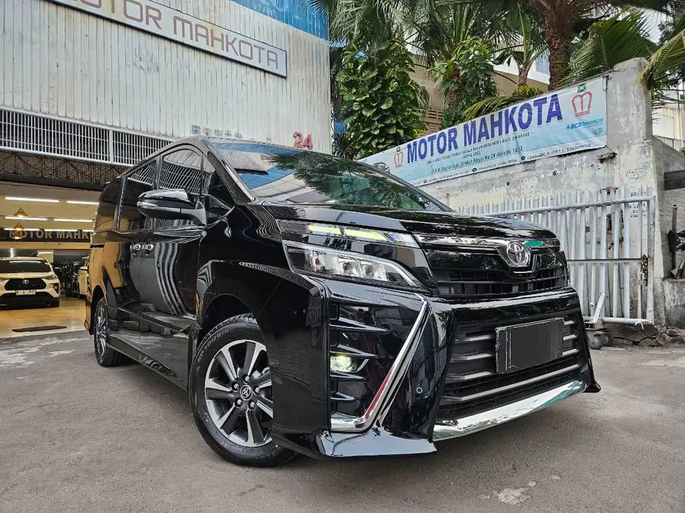 Full ori Toyota Voxy 2.0 at 2020 nik 2019 hitam black istimewa sekali
