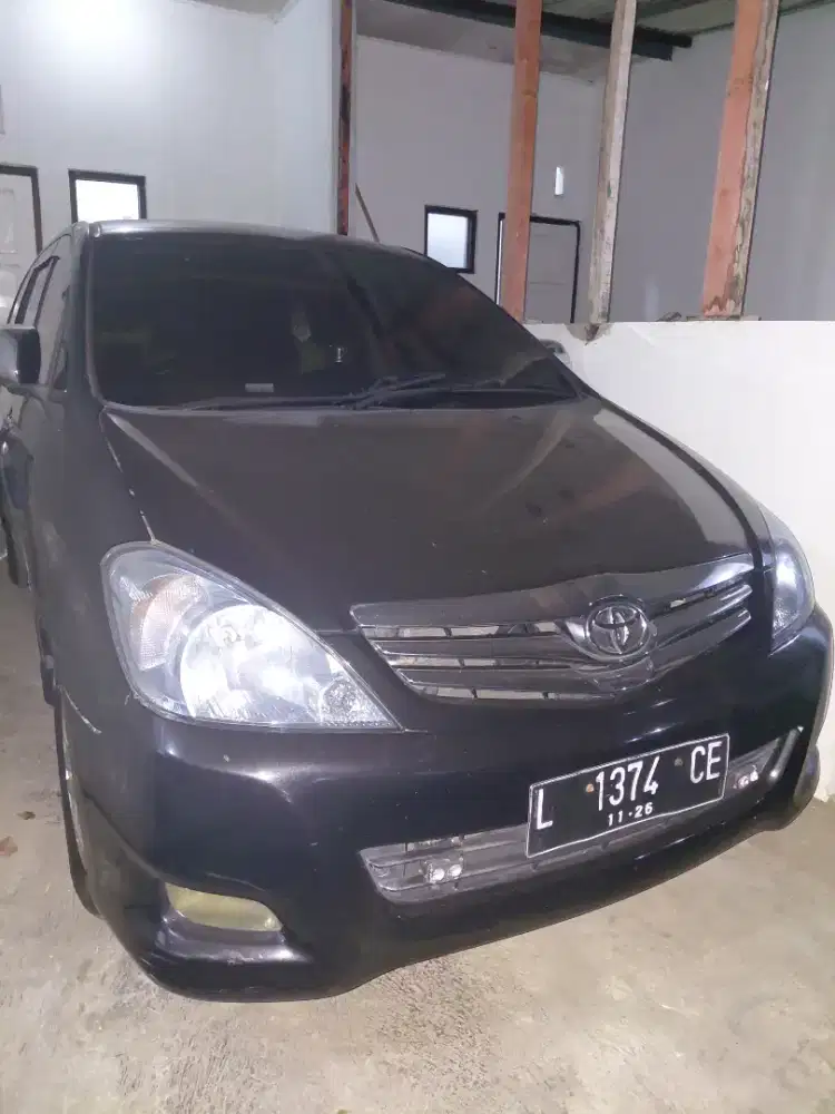 Innova diesel 2011 V / mt