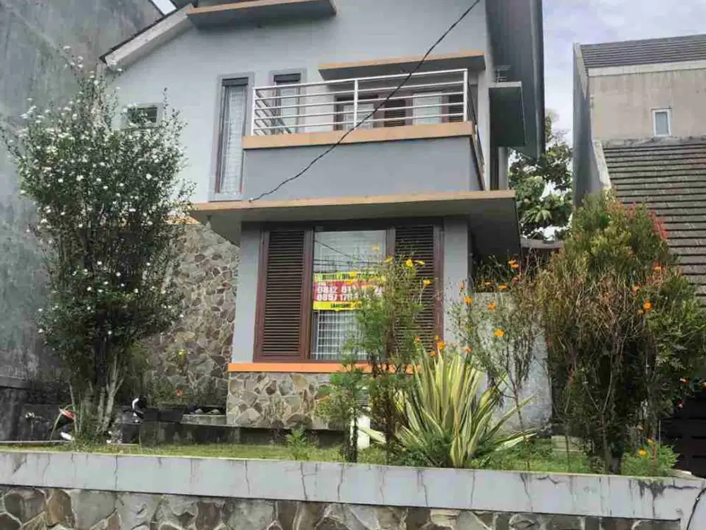Rumah minimalis modern 2 Lt view gunung di Sentul City Bogor