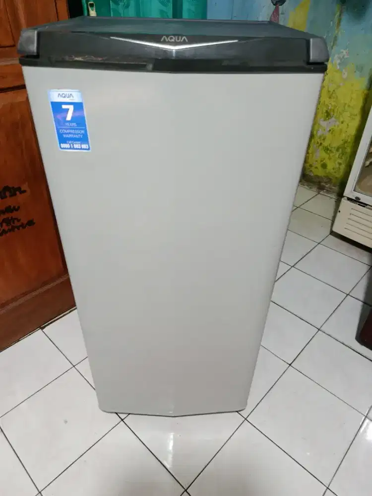 Kulkas 1 pintu merek AQUA