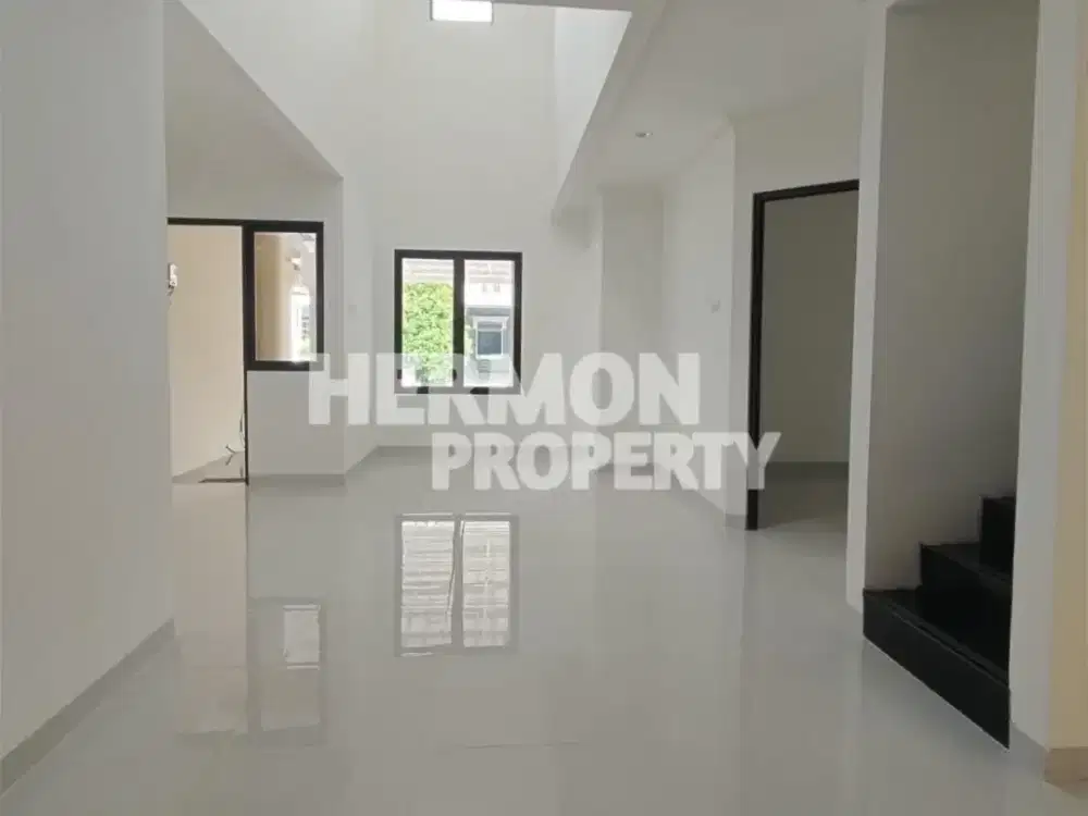 Rumah Bangunan Besar & Baru Renovasi ,Nyaman Bagus di Kota Wisata