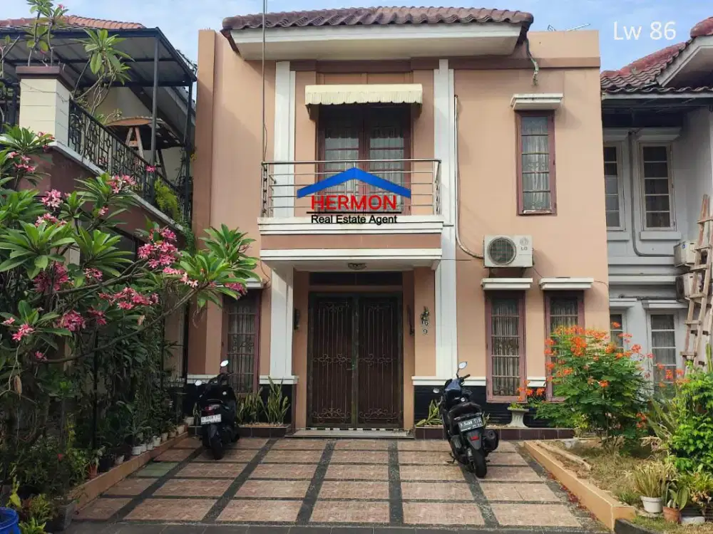 Rumah Cantik Bangunan besar siap huni di Legenda wisata Cibubur