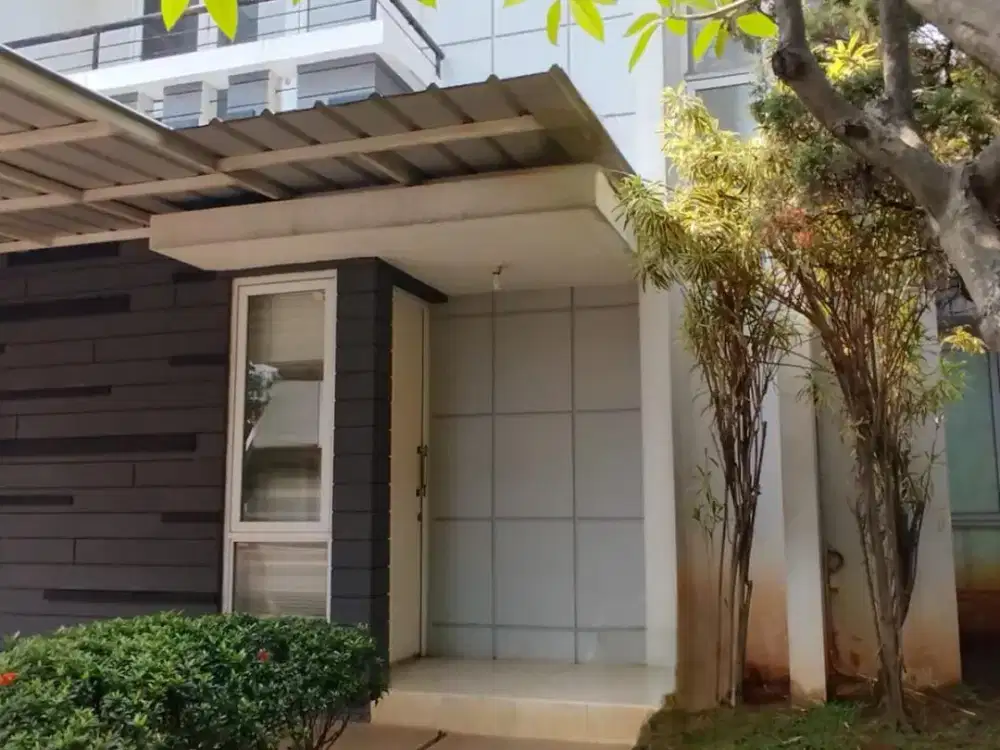 Rumah Modern Minimalis , dengan Backyard yang Luas & Cantik