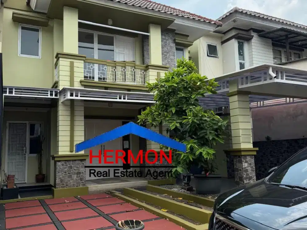 Legenda wisata Rumah minimalis Bangunan Besar , siap huni , nego manis