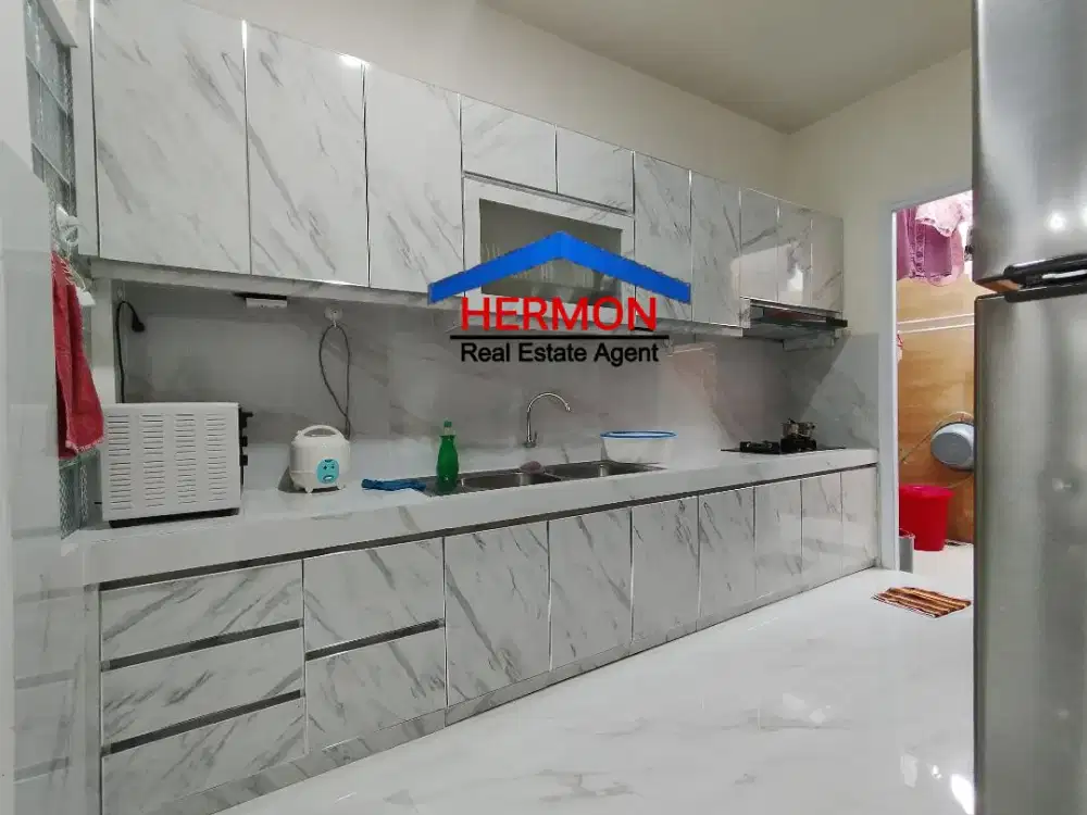 Rumah Minimalis renovasi bagus Bonus Lux Kitchen set di Legenda wisata