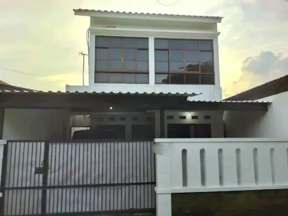 MURAH Rumah Luas 179 Halaman Luas di Jatiasih Dekat Tol