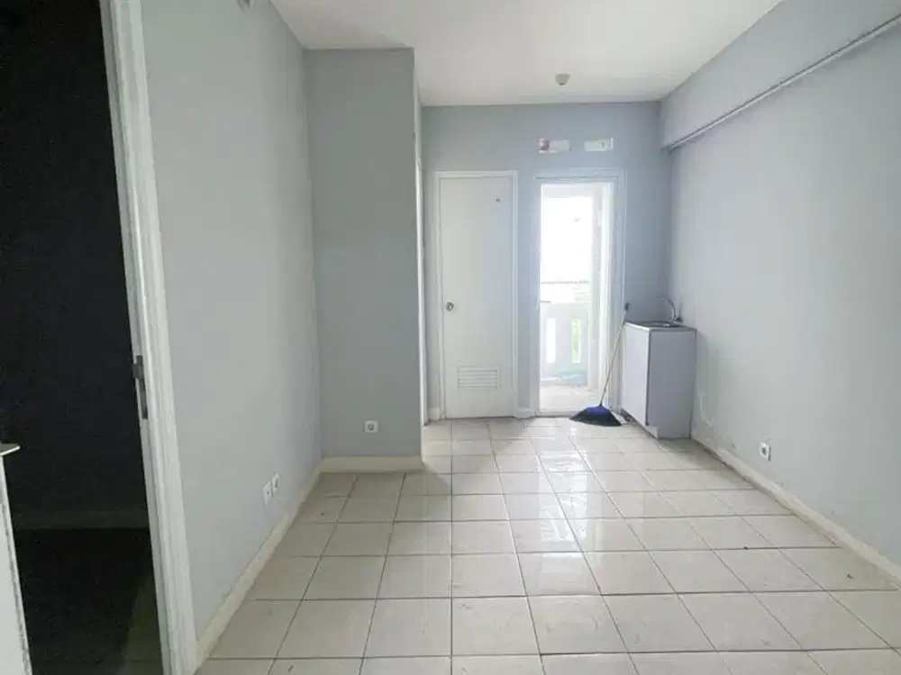 JUAL CEPAT ! APARTEMEN 2 KAMAR GREEN PRAMUKA CITY UNFURNISHED