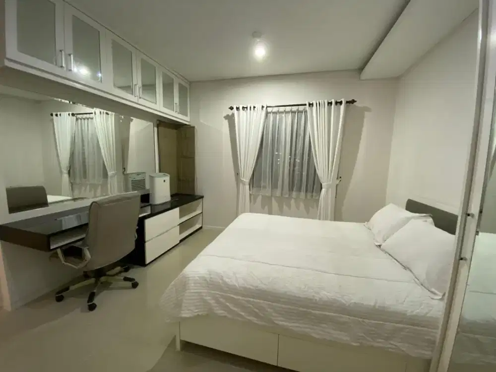 Disewakan Apartemen Thamrin Residences 3 BR Full Furnished.Bersih dan Nyaman.