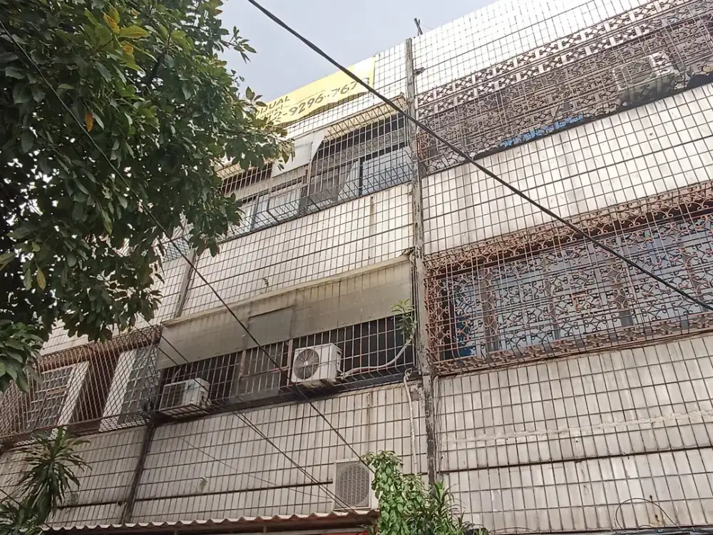 Ruko Strategis 3,5 Lantai Dekat TJ Jembatan Dua Jakarta