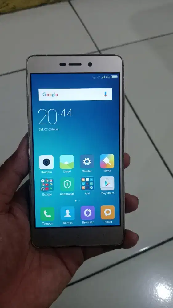 Redmi3. Ram 2/16.jaringan 4g.minus pmkaian. Klngkpn hp saja