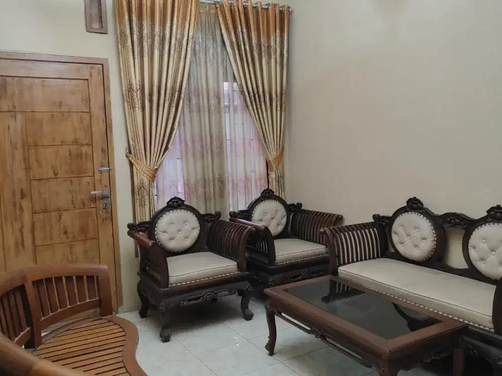 Rumah Tengah Kota Jalan Kusnan