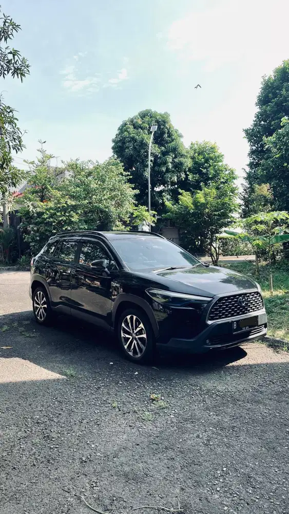 Dijual corolla cross hybrid 1.8 AT 2020 km rendah hitam