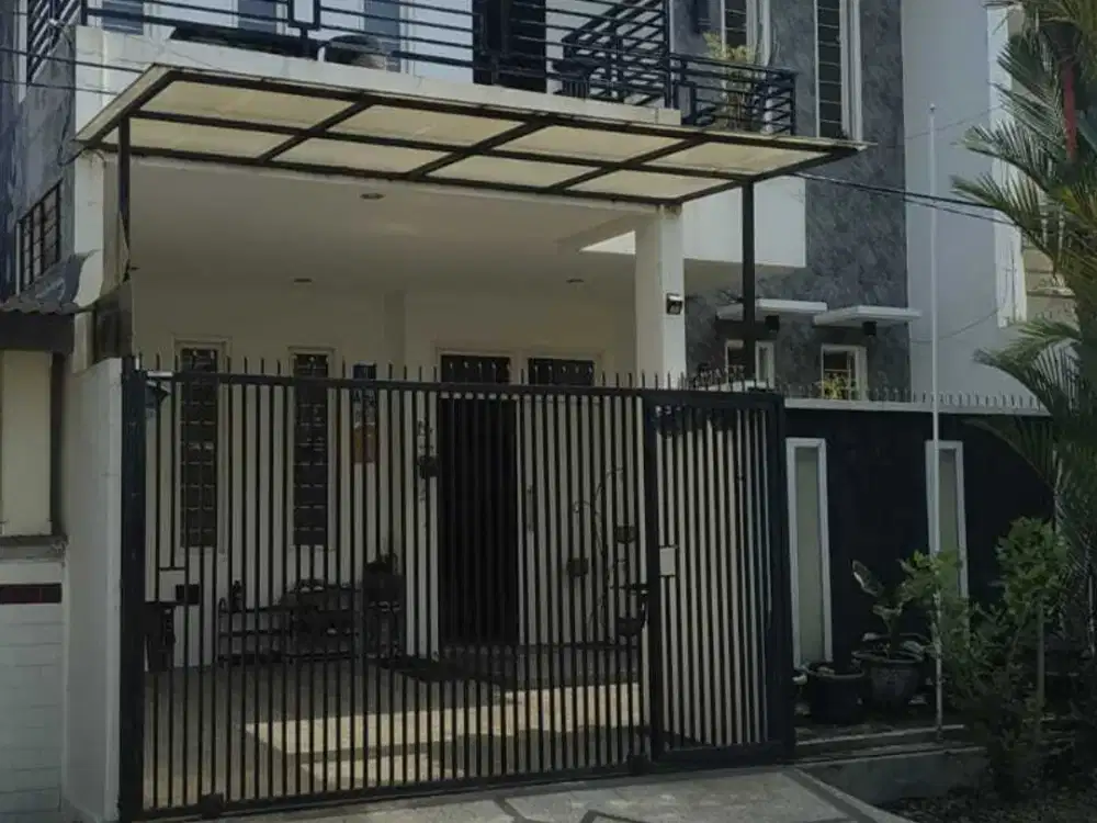 Disewakan Rumah Cantik 2 Lantai
