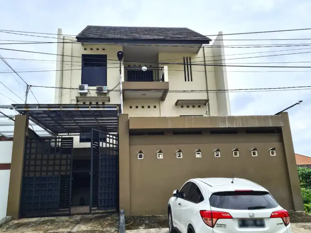 Rumah 3 Lantai 10x25m² di Meruya Utara Jakarta Barat, Bebas Banjir