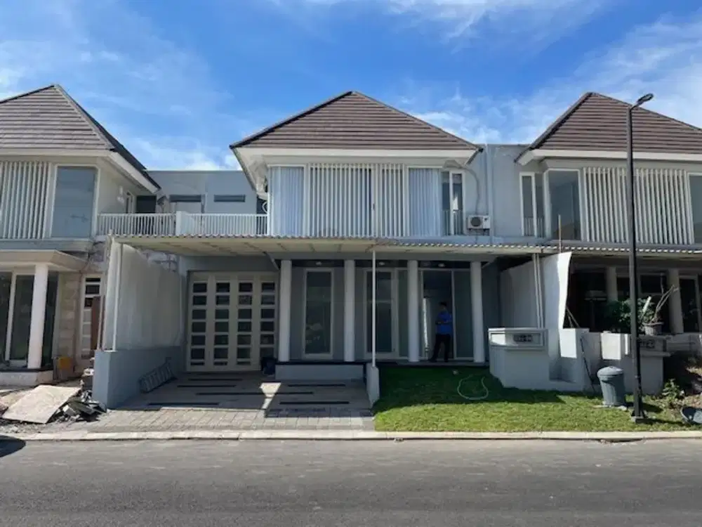 Rumah disewakan siap huni semi furnished di Stonegate SG3, Citraland - Surabaya