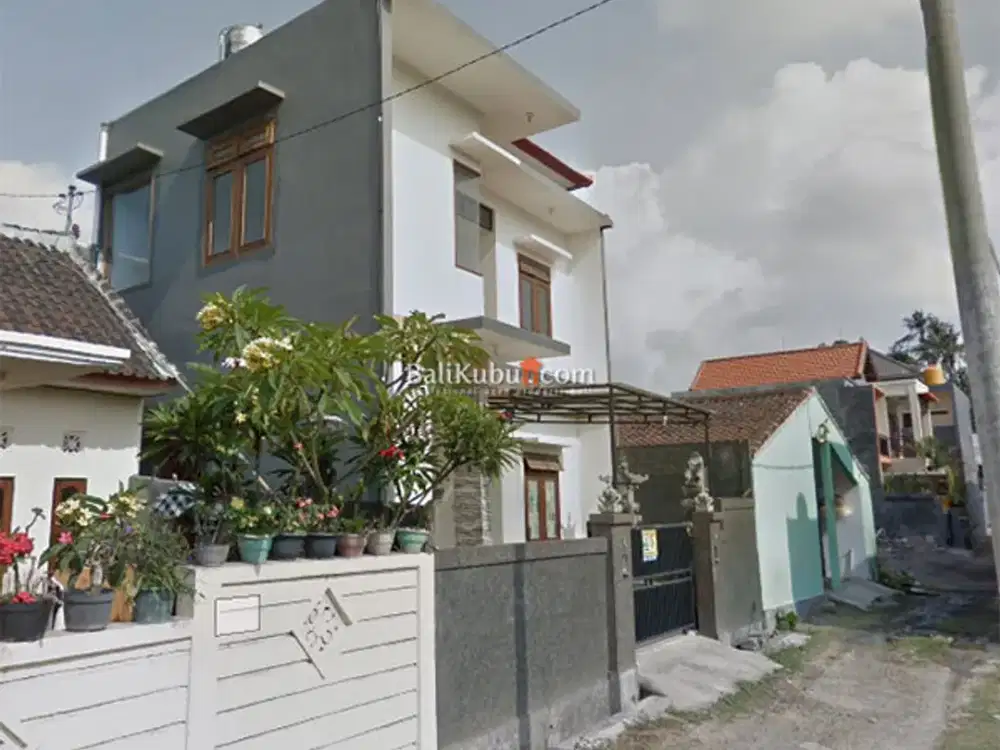 AMR-223.PAS-Y |  Rumah Sewa Tahunan 4 Kamar di Ubung Kaja Denpasar