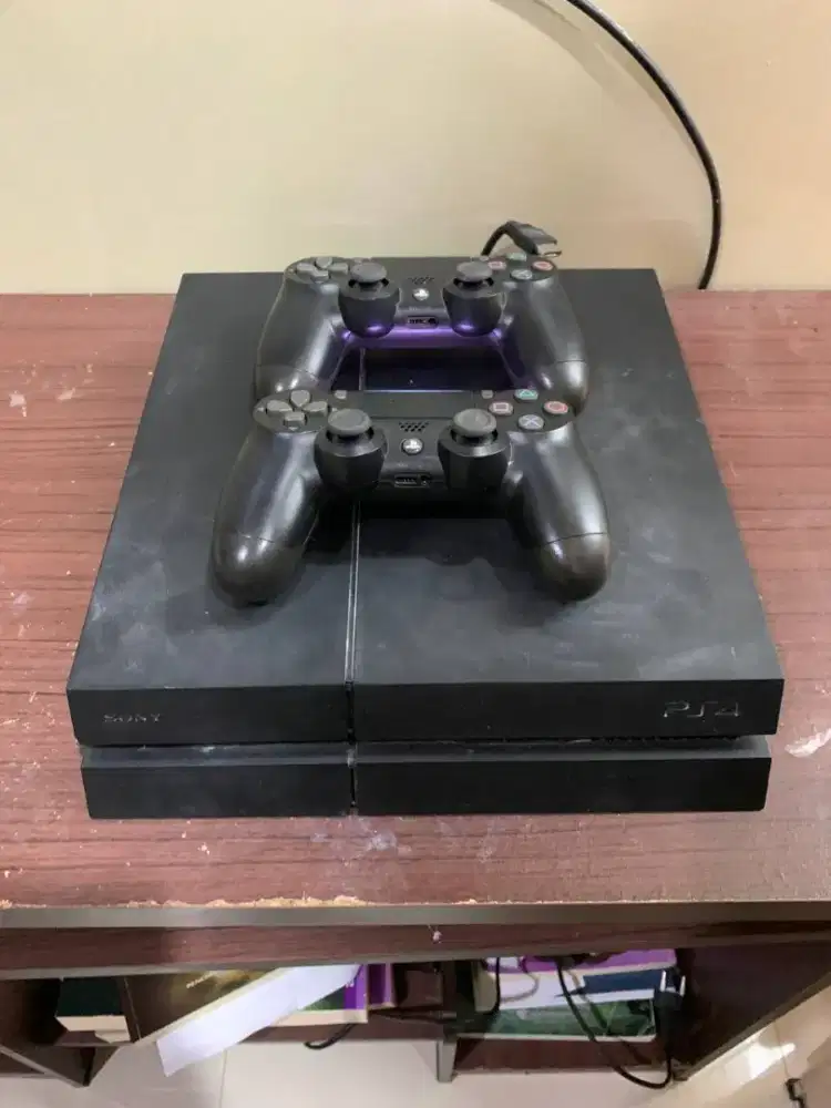 Playstation 4 Original - 1 TB - 2 Stick Ori, Kondisi Mulus, Siap Main!