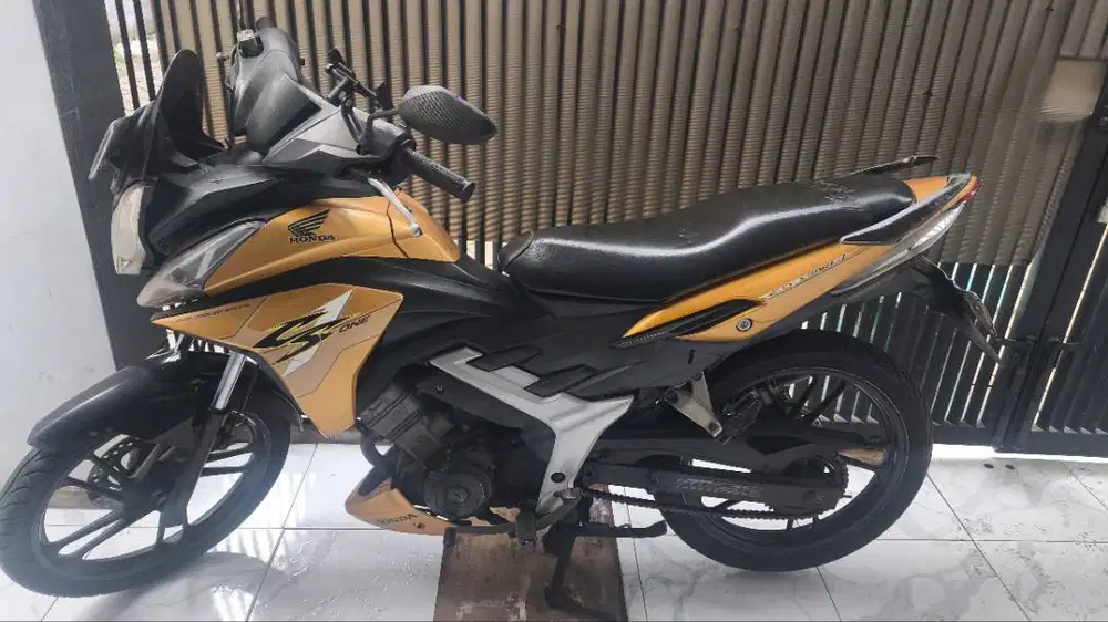 dijual honda cs1 tahun 2008