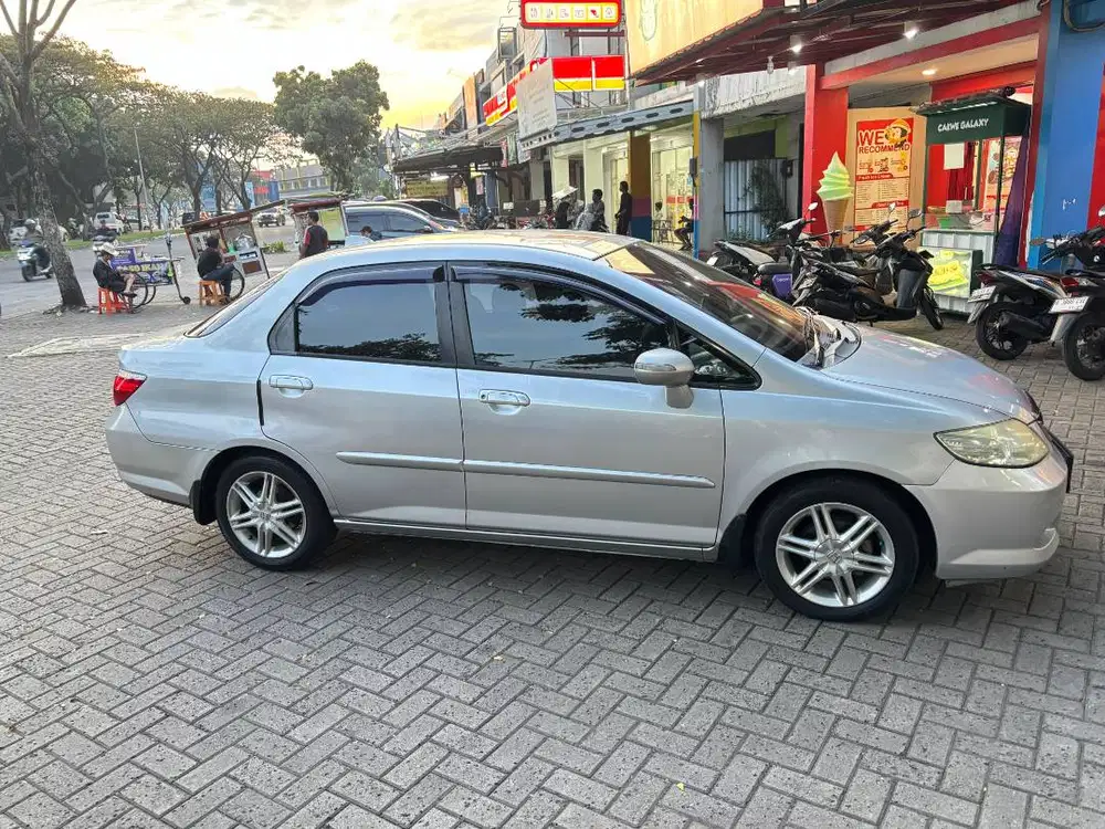 Honda City Vtec 2008 (Mobil Keluarga)