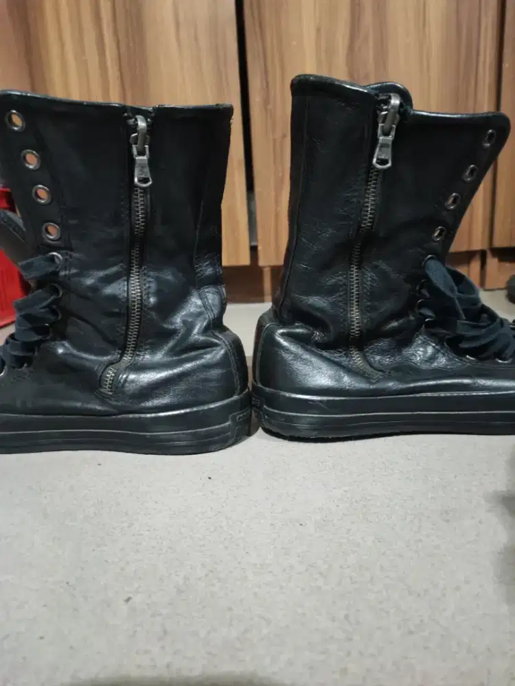 Sepatu Converse X Jhon Varvatos