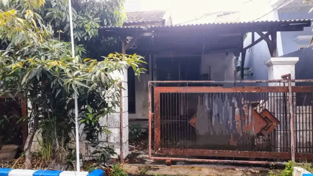 Sewa rumah strategis (perlu renovasi) untuk Ruang Usaha/tempat tinggal