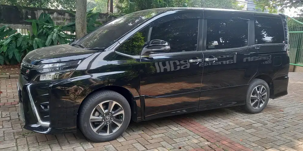 Toyota Voxy 2019 Hitam PSD Audio Sys Spoiler Foglam No Laka/Bnjr