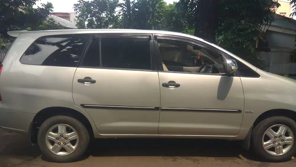 Toyota Kijang Innova 2007 Bensin