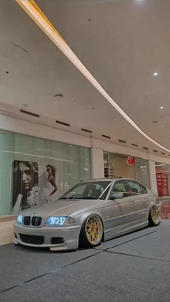 BMW 318i 2001 Bensin