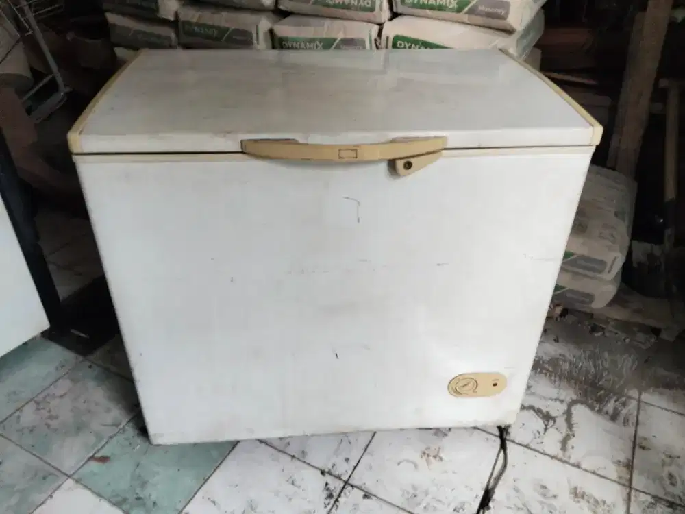 Freserbox sharp 200liter normal beku siap pakai