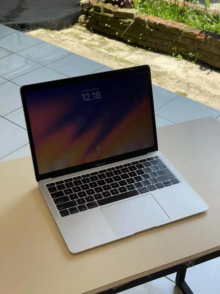 Macbook Air 2019 i5 8/256
