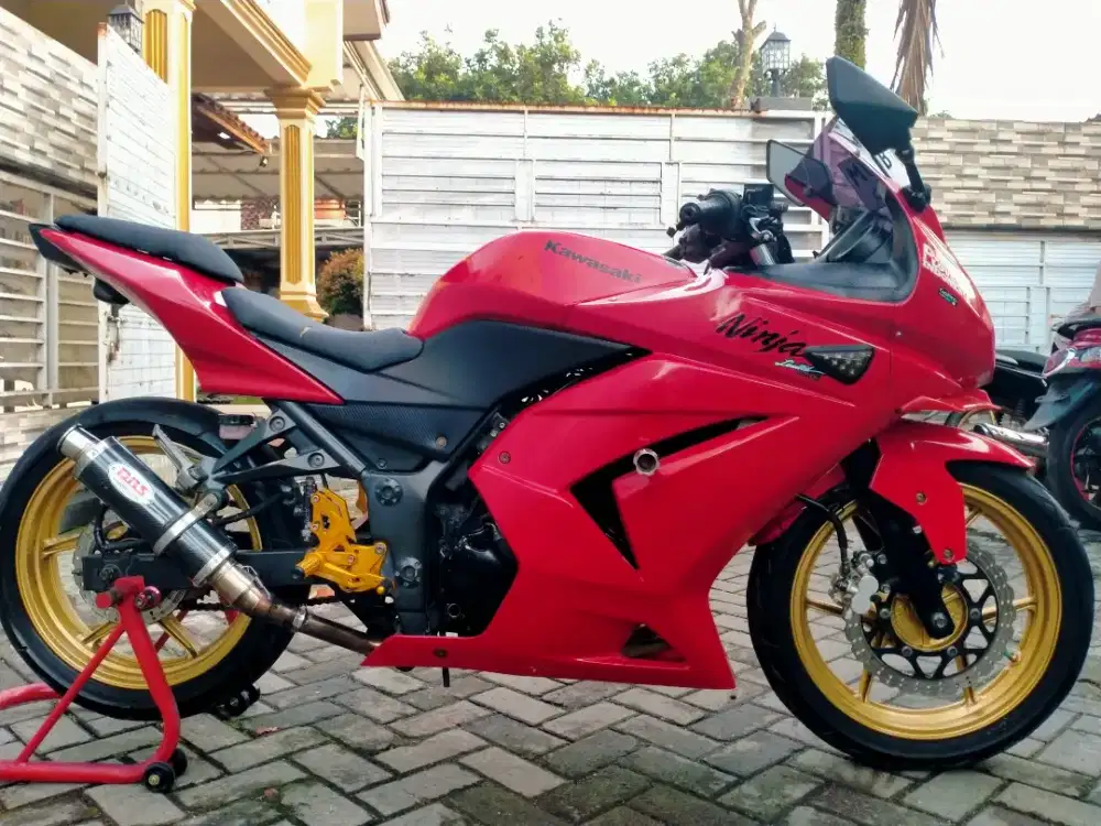 Kawasaki Ninja 250 2 cilinder lengkap sehat siap pakai