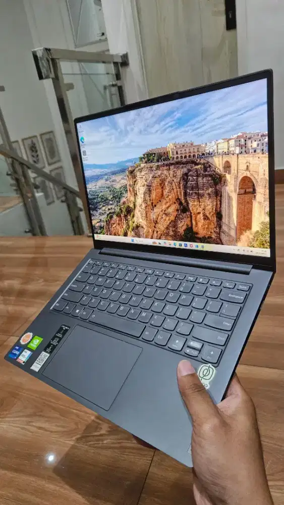 Dijual Laptop Lenovo Yoga Slim 7i Pro