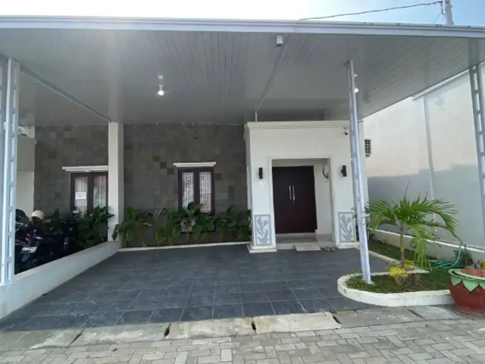 Rumah di Adiwerna Sapphire Mediterranean