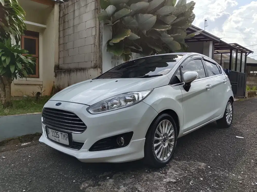 Ford Fiesta 2015 Bensin