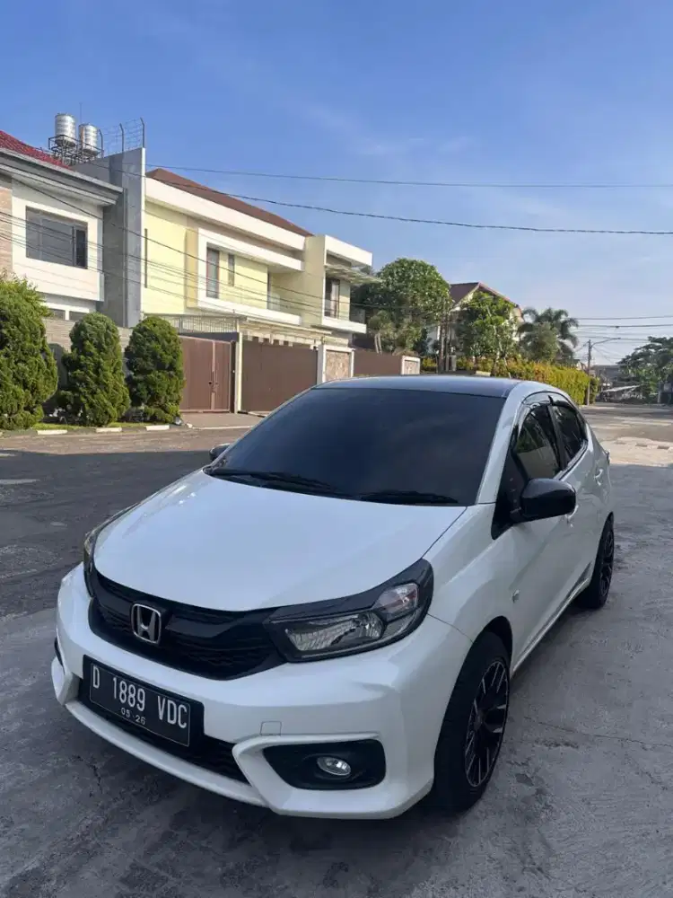 Jual mobil honda brio e cvt