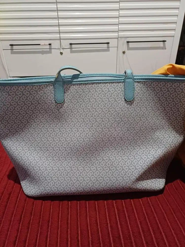 Di jual tas Buttonscarves
