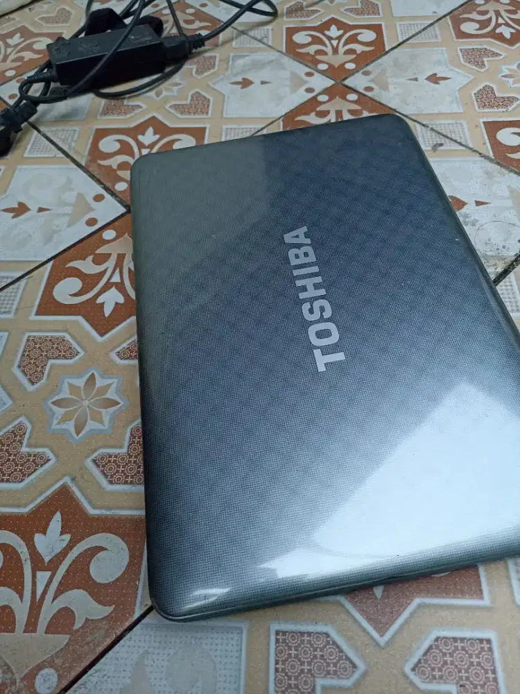 Laptop toshiba core i3