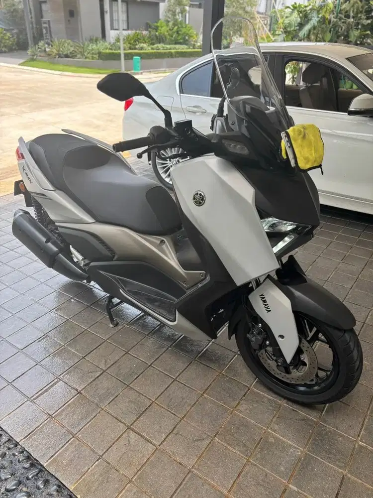 Dijual XMAX 2024 low km 7000an 59jt nego tipiss
