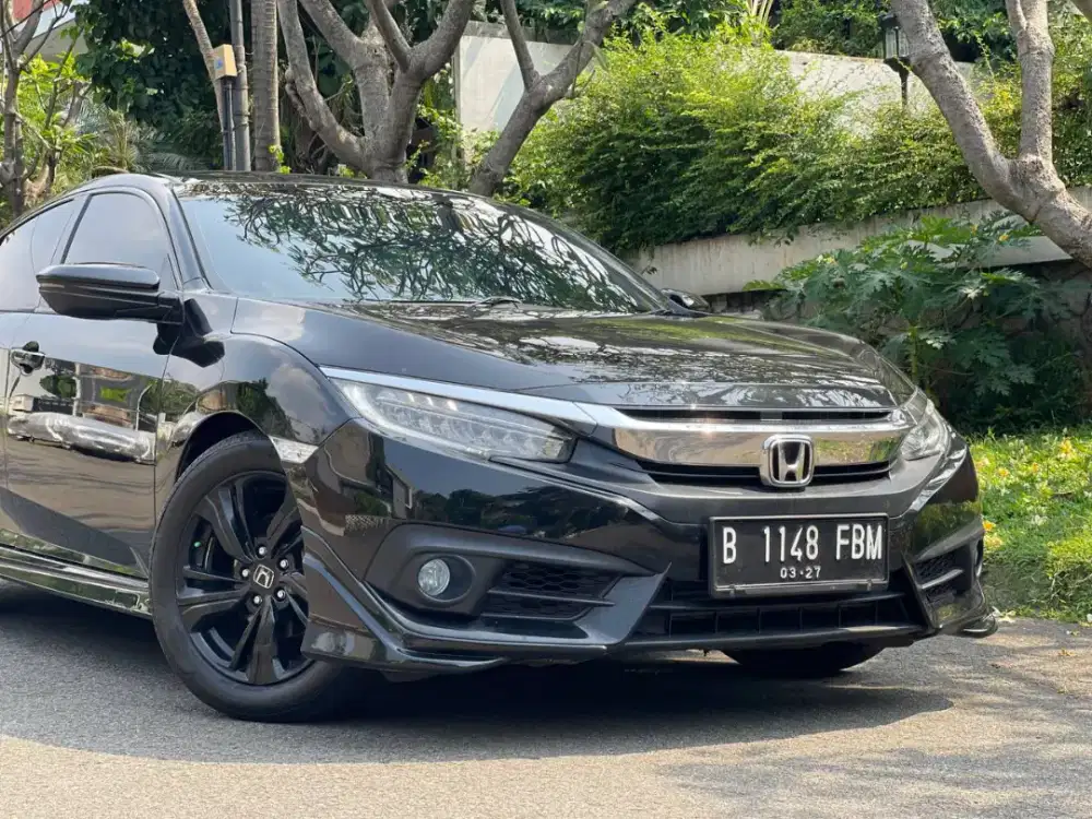 Honda Civic Turbo Sedan cvt 2017/2018 Hitam camry