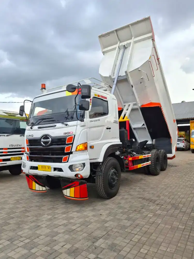 Truk Dump Hino 500 Fm 350 Pd Tahun 2021 6x4