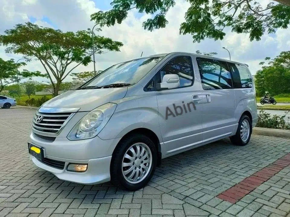 Hyundai H-1 2011 Bensin