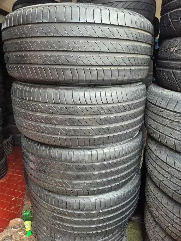 Ban copotan alphard mechlin premacy4 235/50 R18 90% 2023..4pcs