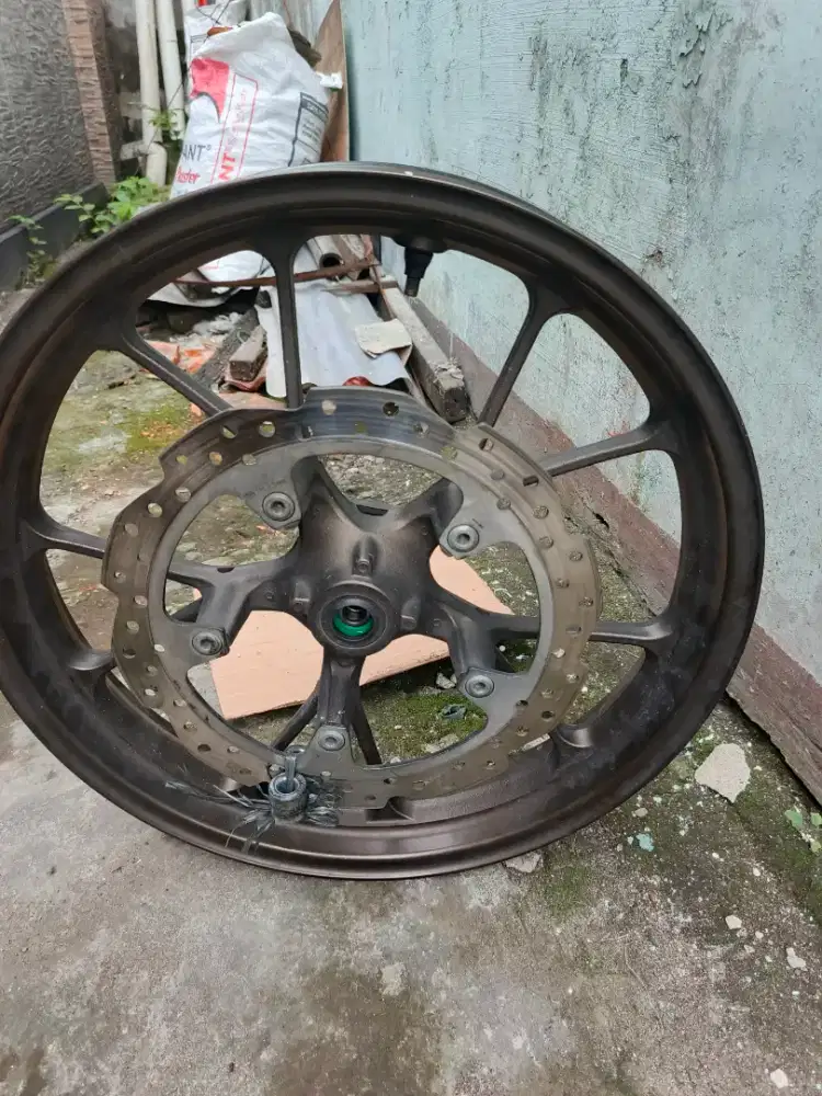 Velg original cb 150 V4