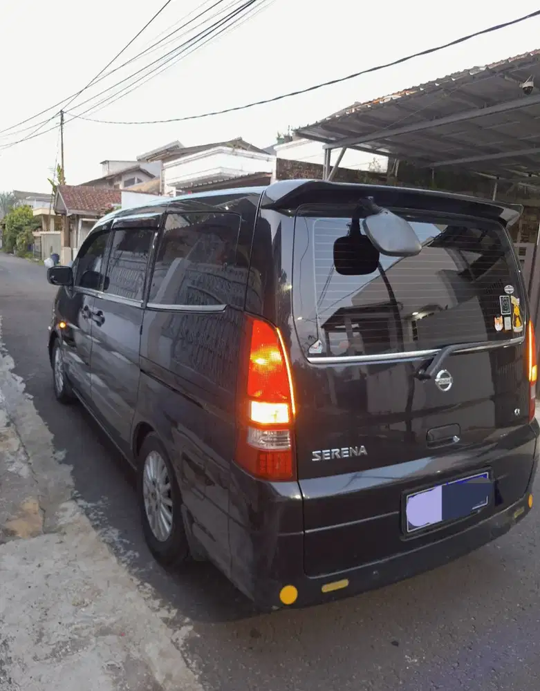 Edisi mau ganti Mobil Nissan Serena 2009 Bensin