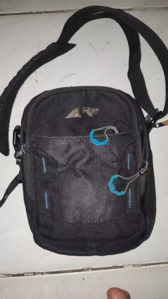 Tas selempang arei